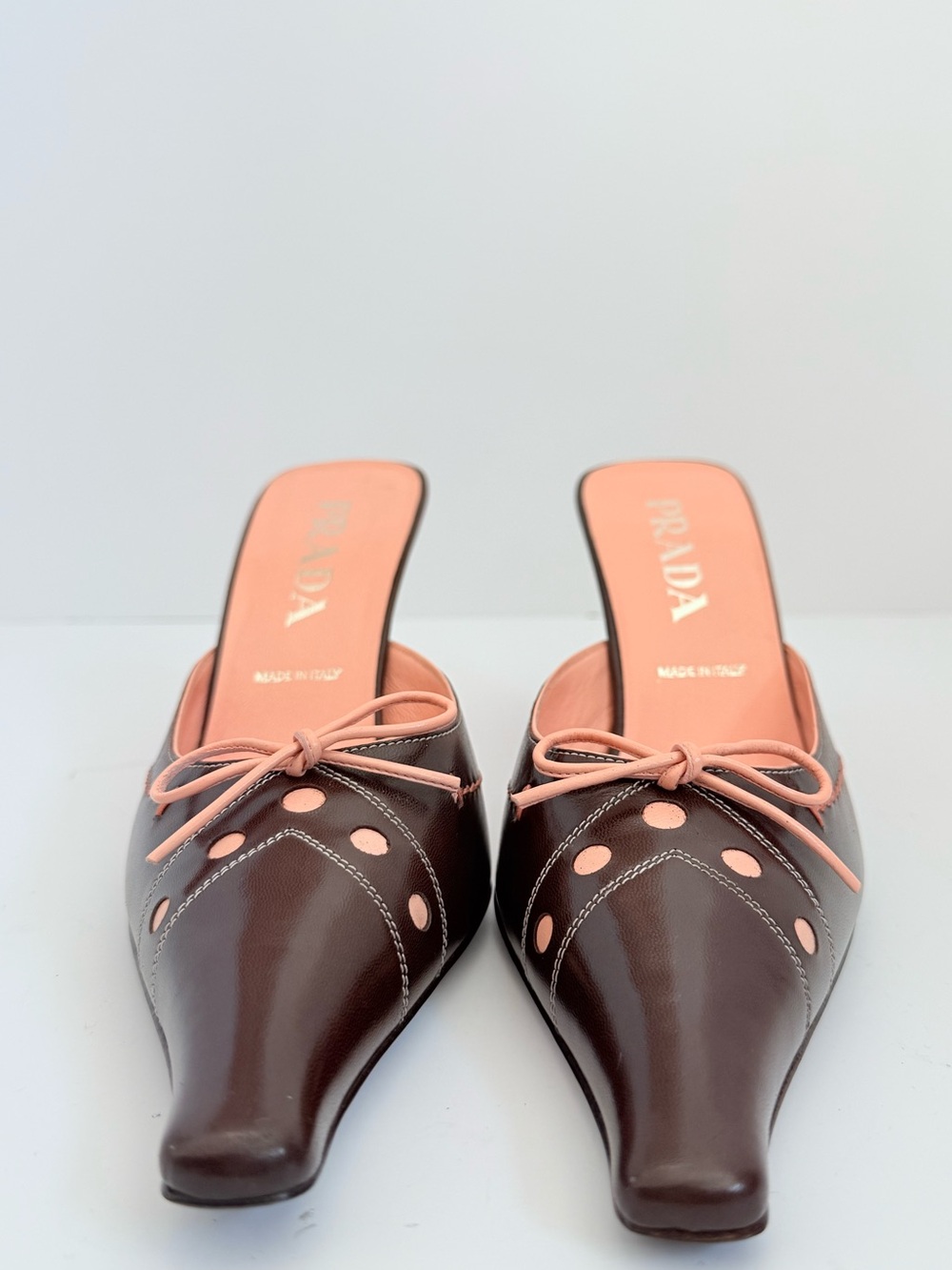 Prada SS 2002 Vintage Cacao Pink Bow Eyelet Leather Mules Heels 39 - Picture 7 of 12